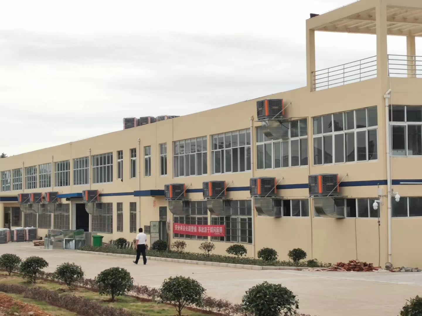 為什么夏季車間降溫都用環(huán)?？照{(diào)？環(huán)?？照{(diào)到底有哪些好？